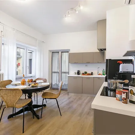 Gaia On Hill - Happy * Στρέσα